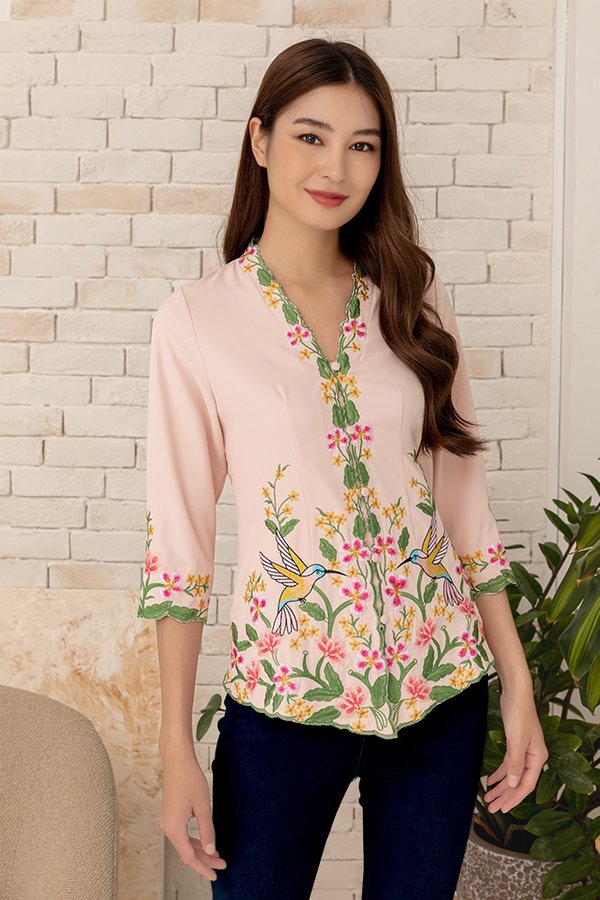 Flight Of The Hummingbird Nyonya Kebaya (Strawberry Cream)