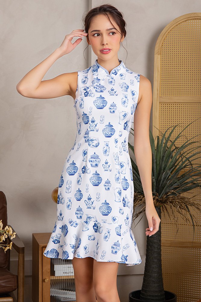 Le Vase Bleu Cheongsam Dress (White) | Faire Belle