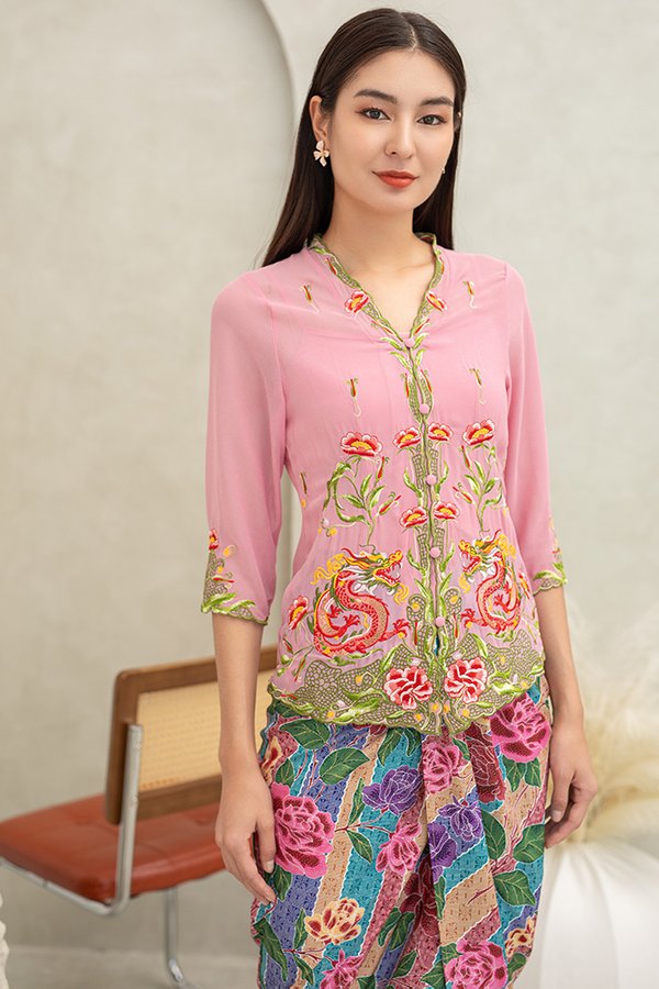 Lady Tatsu Embroidery Nyonya Kebaya (Pink)