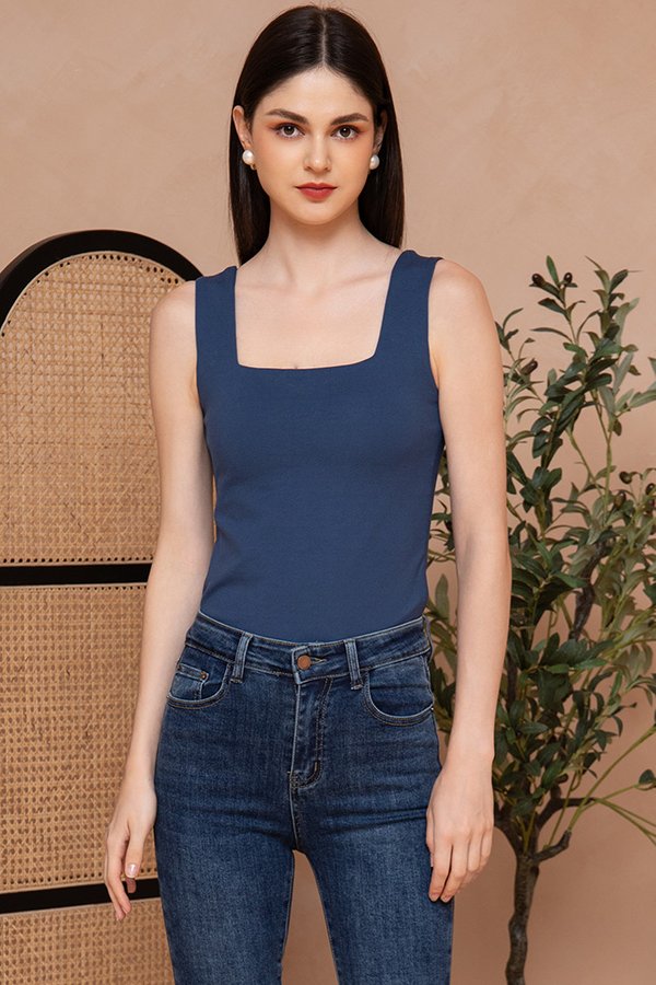 Vera Padded Top (Yale Blue)