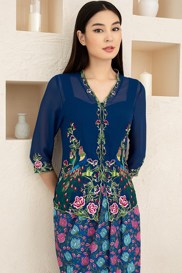 Peacocks & Blossoms Nyonya Kebaya (Navy)