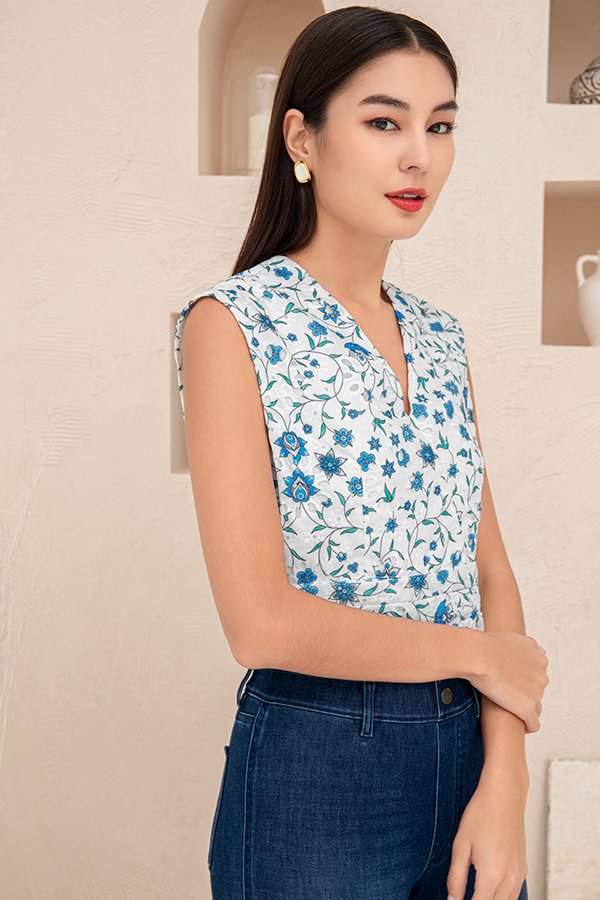 Rhoswen Eyelet V Neck Top (White Porcelain)