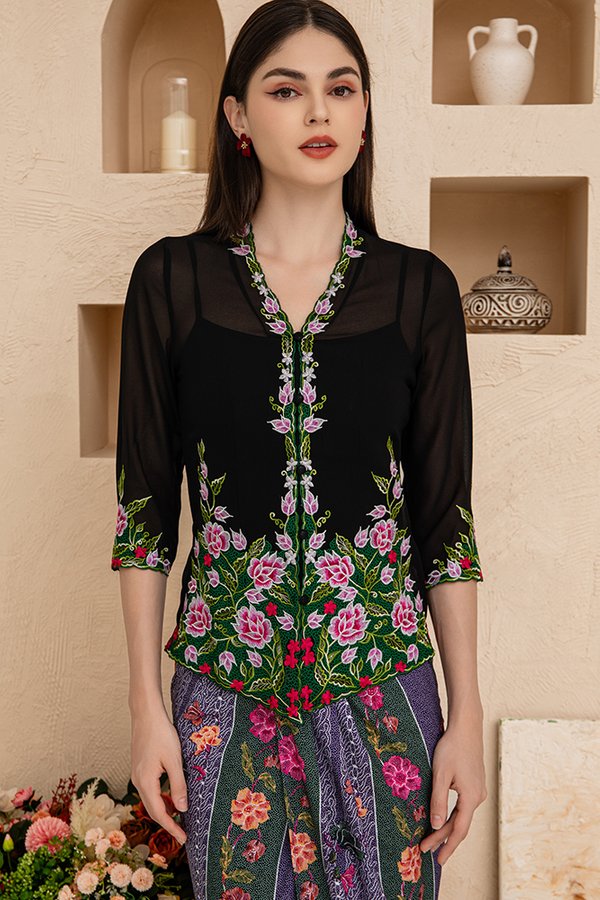 Bunga Bunga Embroidery Nyonya Kebaya (Black)