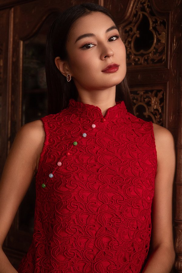 Puteri Tasmia Crochet Cheongsam Top (Crimson)