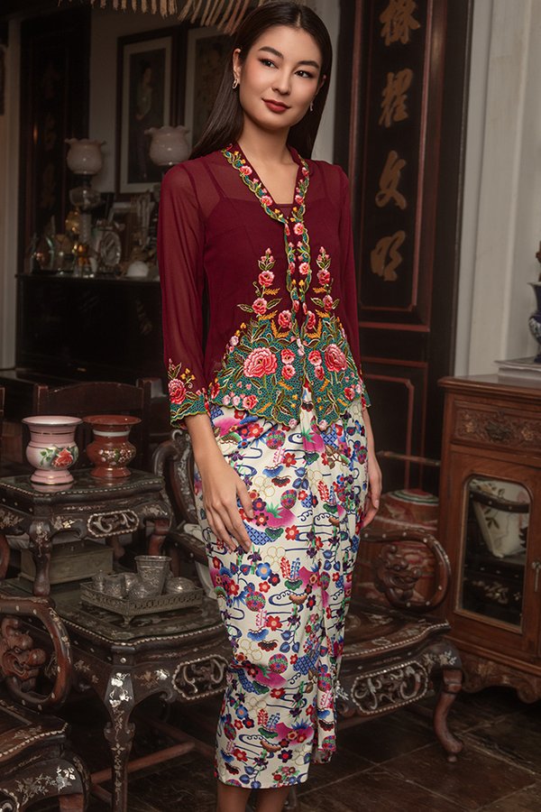 Timeless Tsubaki Embroidery Nyonya Kebaya (Bordeaux)