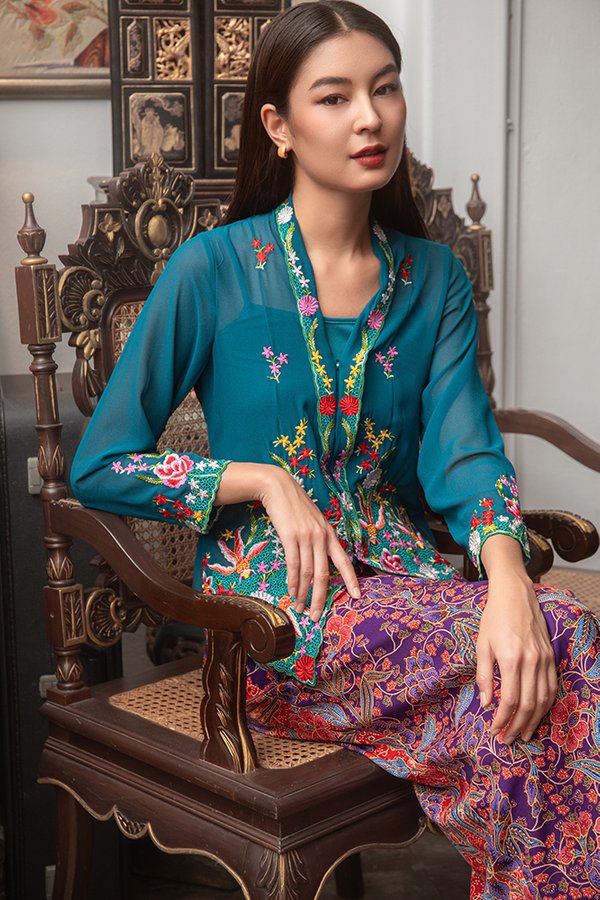 GOLDEN CASCADE EMBROIDERY NYONYA KEBAYA (OCEAN TEAL)