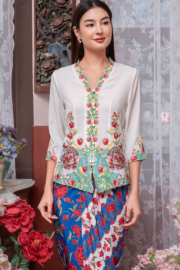 SACRED LION DANCE SINGLE LAYER NYONYA KEBAYA (WHITE)