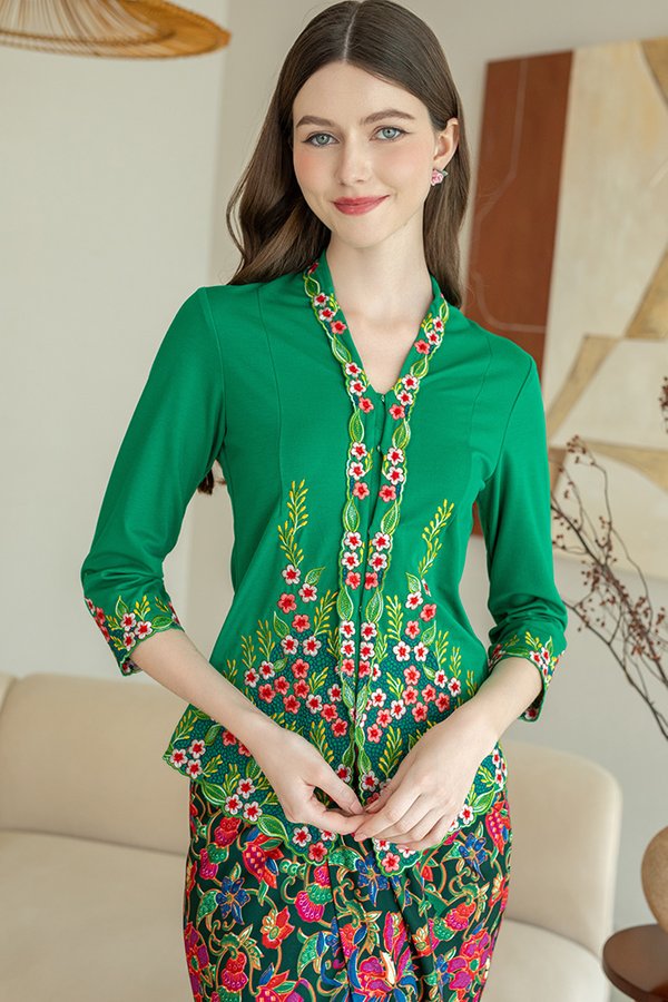 DWI KIRANA EMBROIDERY NYONYA KEBAYA (DALLAS GREEN)