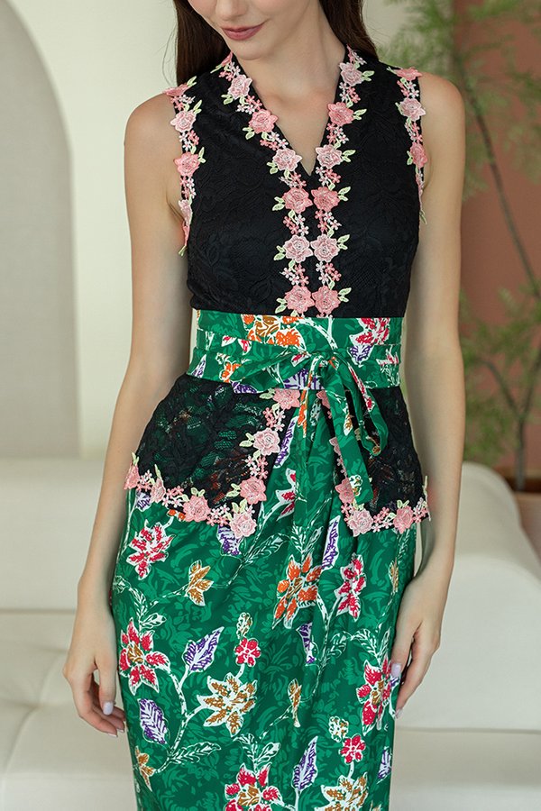 BIDADARI LUXE LACE KEBAYA DRESS (BLACK)