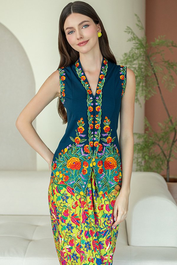 BOTANI DIRAJA EMBROIDERY NYONYA KEBAYA (NAVY)