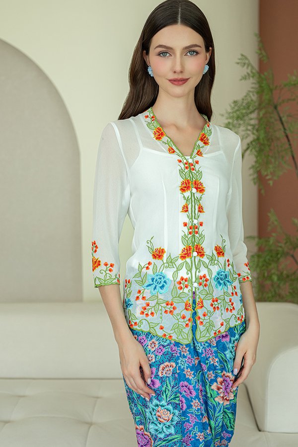 MEKAR SARI EMBROIDERY NYONYA KEBAYA (WHITE)