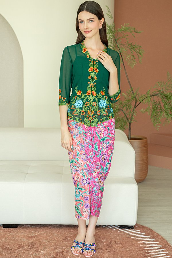 BUNGA MEKAR BATIK NYONYA SKIRT (JAMBU)