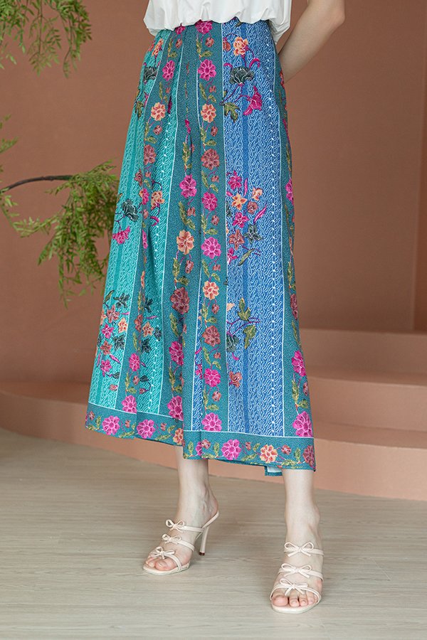 RUKMINI BATIK SPLIT HEM PANTS (BIRU LAUTAN)