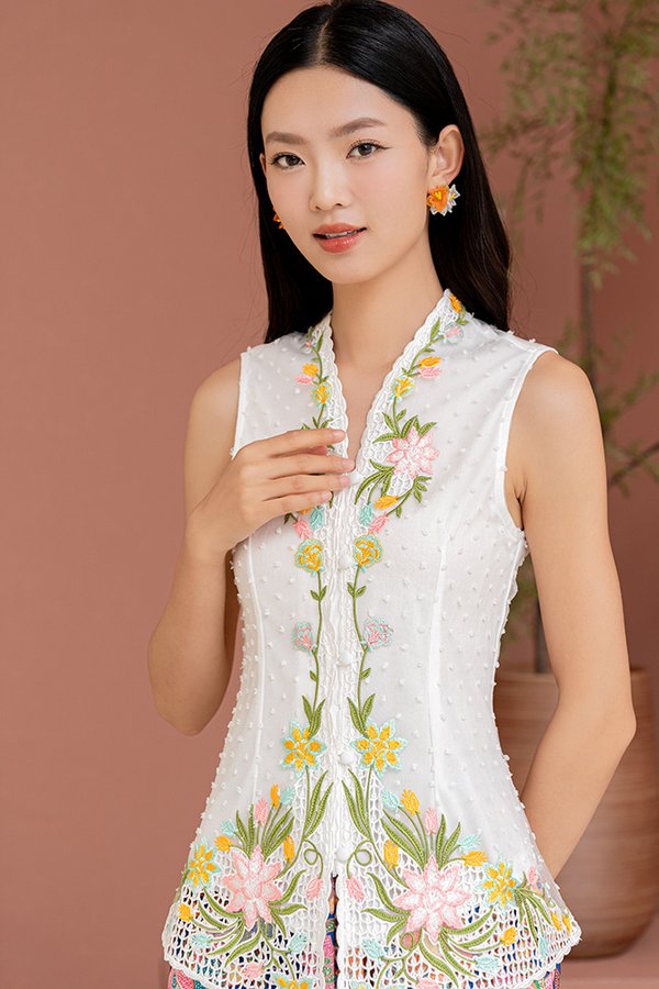 AURELIA BLOOM EMBROIDERY NYONYA KEBAYA (WHITE SWISS DOTS)