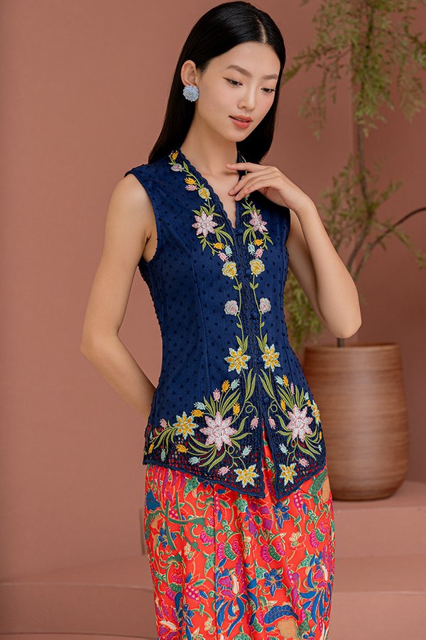 AURELIA BLOOM EMBROIDERY NYONYA KEBAYA (NAVY SWISS DOTS)