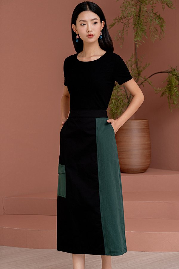 PIPER MIDI CARGO SKIRT (BLACK/EMERALD)