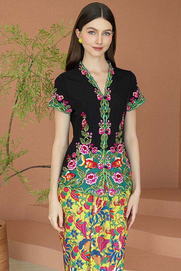 FLORAKAI EMBROIDERY NYONYA KEBAYA (BLACK)