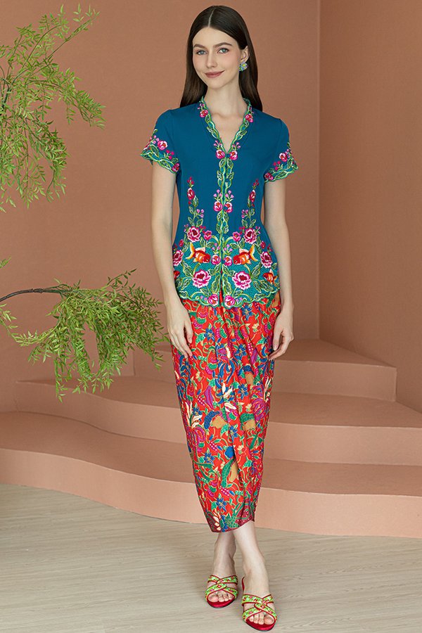DWI PERTIWI BATIK NYONYA TULIP SKIRT (RHUBARD RED)