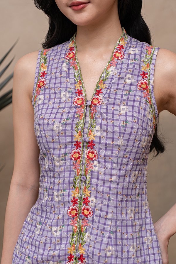 MIMEE TATTERSALL EMBROIDERY NYONYA KEBAYA (CHIVE BLOSSOM)