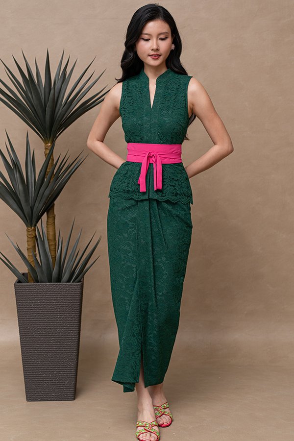 QISTINA LACE NYONYA SKIRT (EMERALD)