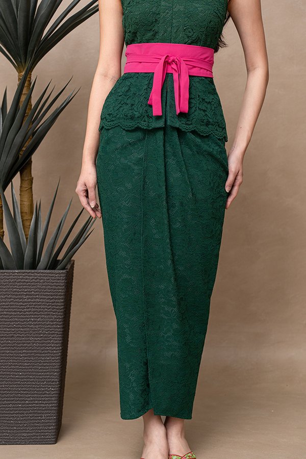 QISTINA LACE NYONYA SKIRT (EMERALD)