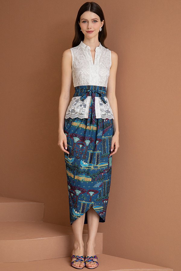 REFLECTIONS FROM FULLERTON BAY LACE KEBAYA DRESS (WHITE)
