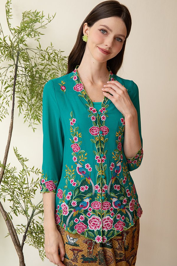 ROYAL PLUMAGE EMBROIDERY NYONYA KEBAYA (VIRIDIAN GREEN)