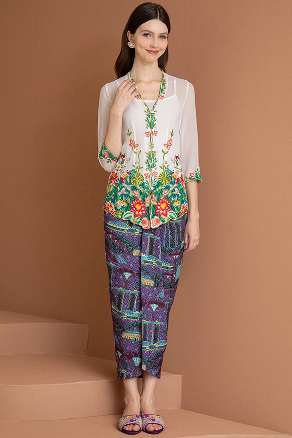 SKYLINE OF SINGAPURA BATIK NYONYA SKIRT (ULTRA VIOLET)
