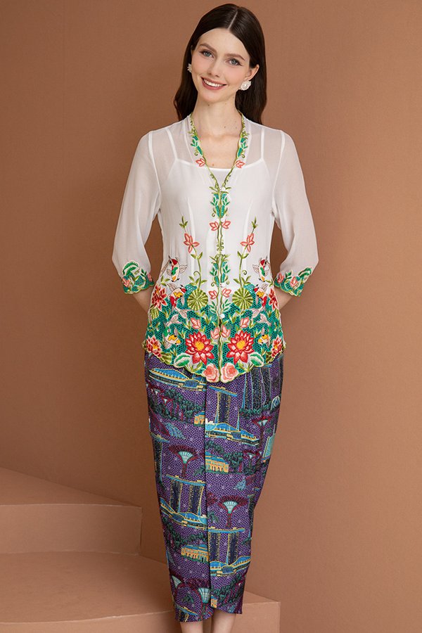 SKYLINE OF SINGAPURA BATIK NYONYA SKIRT (ULTRA VIOLET)