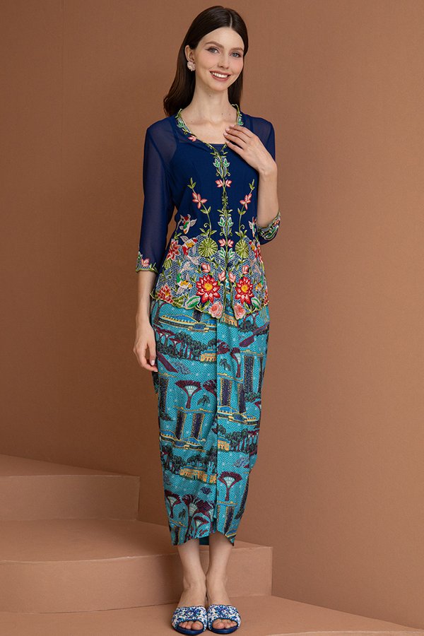 PEARL OF THE LOTUS POND EMBROIDERY NYONYA KEBAYA (NAVY)