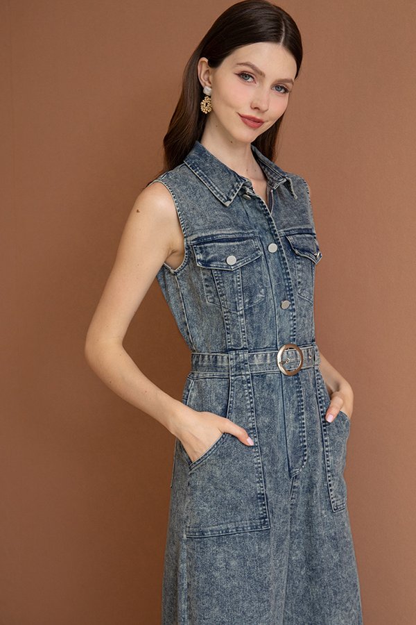 AKARI DENIM JUMPSUIT (LIGHT WASH)