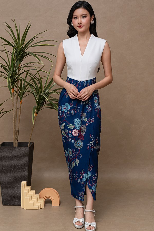OSHANA BATIK V NECK TULIP DRESS (WHITE)