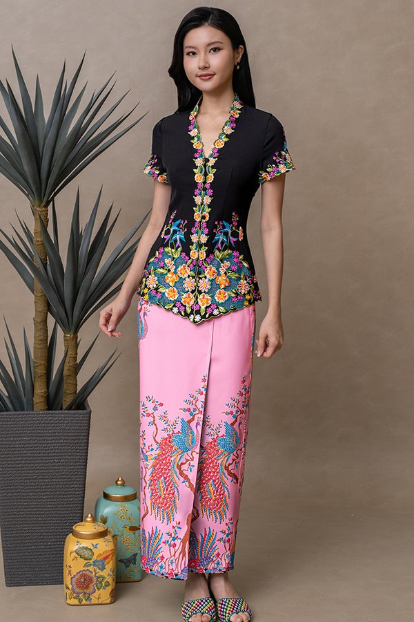 THE GRAND PEACOCK BATIK NYONYA SKIRT (PINK)