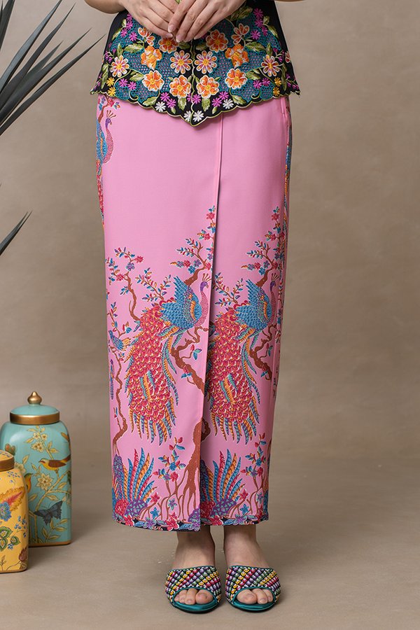 THE GRAND PEACOCK BATIK NYONYA SKIRT (PINK)