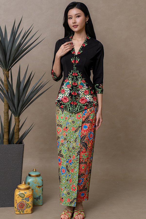 DAHAYU BATIK NYONYA SKIRT (EVERGREEN RUBY)