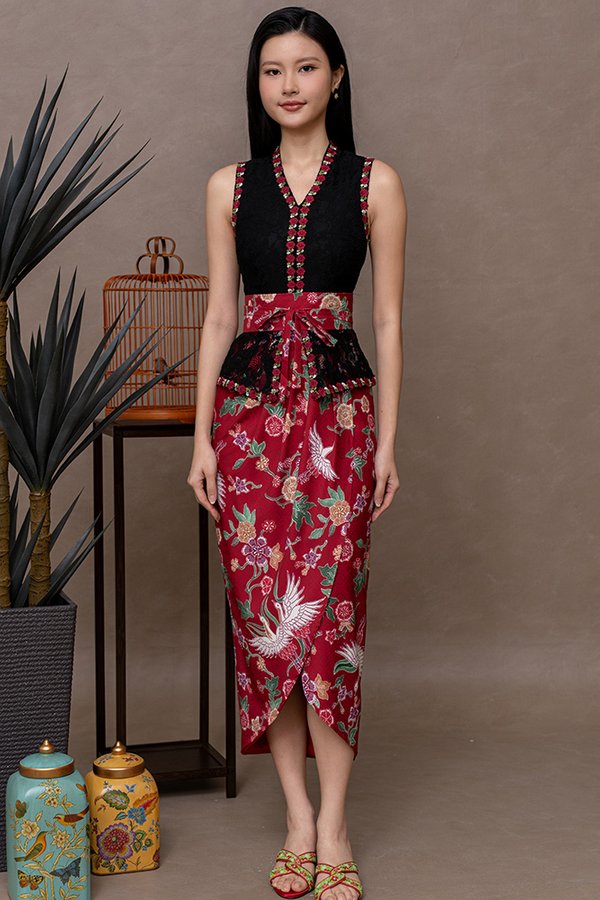 KOTOBUKI BATIK LACE KEBAYA DRESS (BLACK)