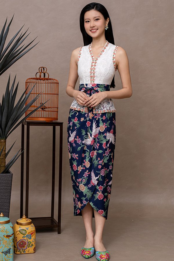 KOTOBUKI BATIK LACE KEBAYA DRESS (WHITE)