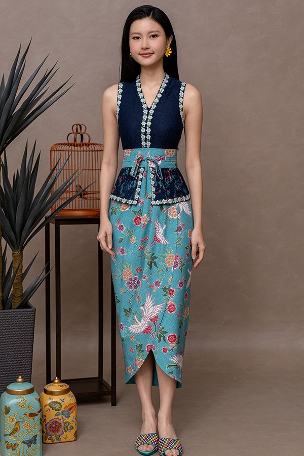 KOTOBUKI BATIK LACE KEBAYA DRESS (NAVY)