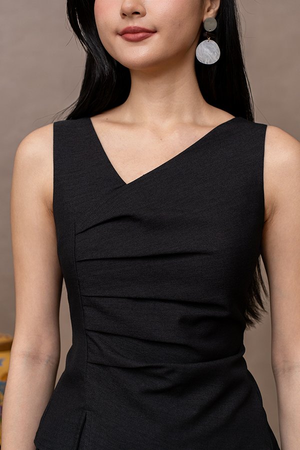 ALEXA SMART ASYMMETRIC TOP (BLACK)