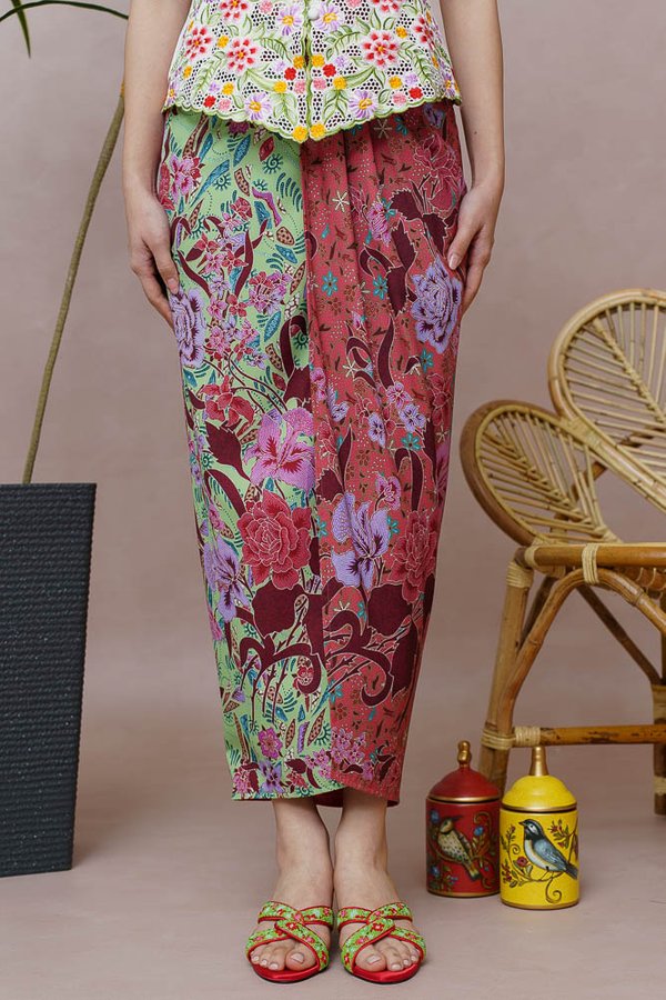 KINSHASA BATIK NYONYA SKIRT (TEA ROSE)