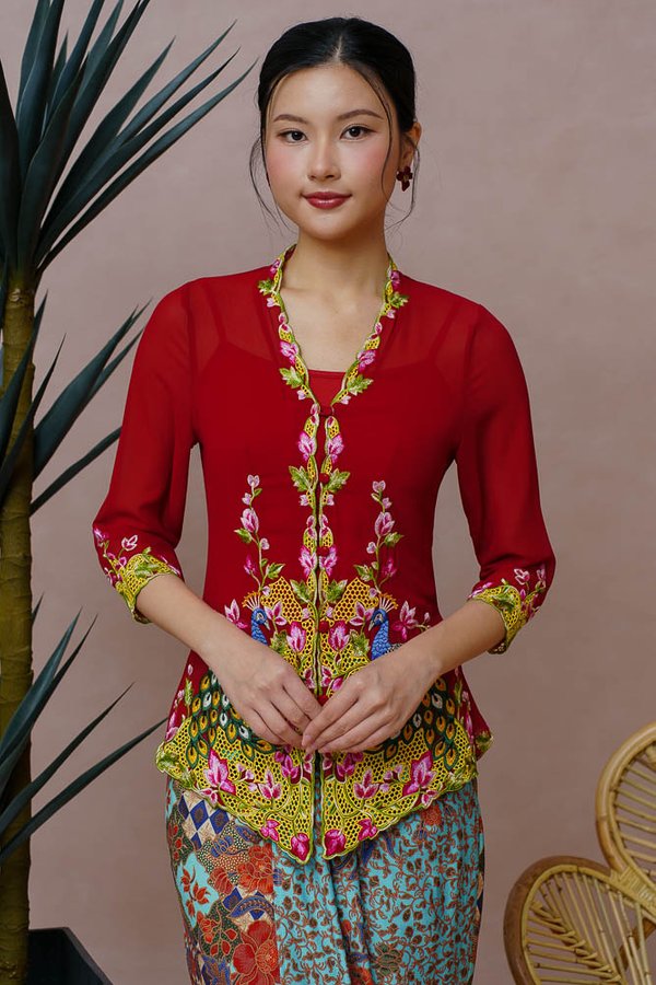 THE GOLDEN CREST EMBROIDERY NYONYA KEBAYA (CRIMSON RED)