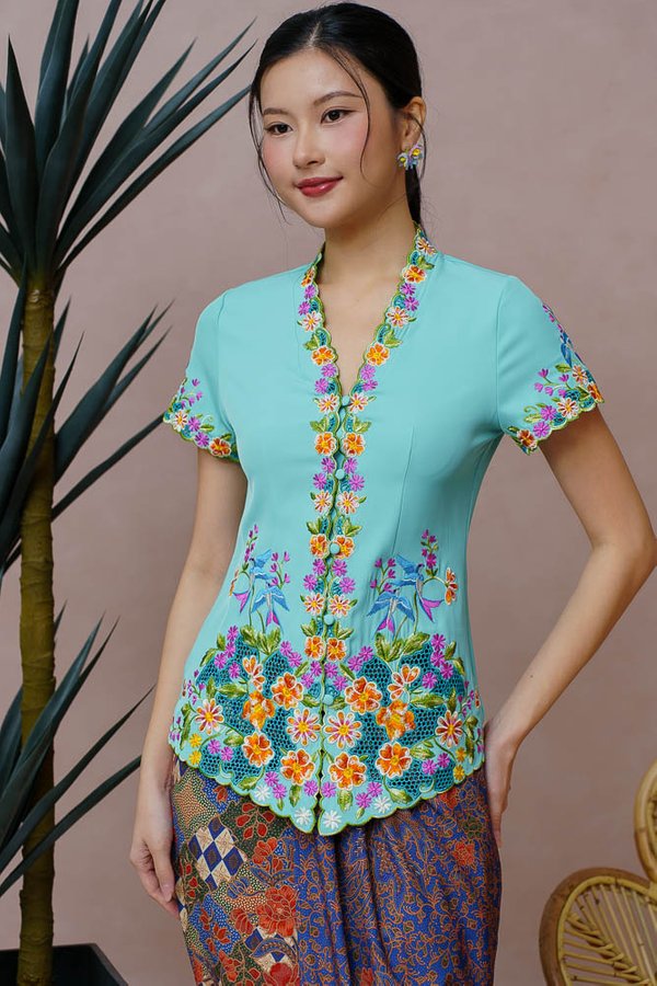 SONG OF THE SWALLOW EMBROIDERY NYONYA KEBAYA (MENTHE)