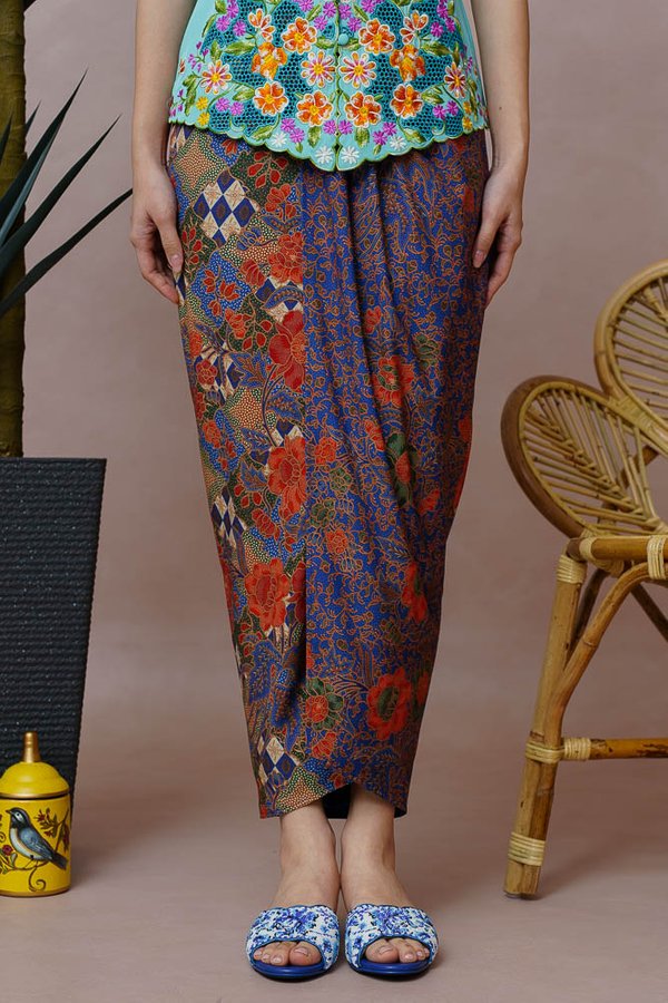 TANIA NENG BATIK NYONYA SKIRT (SAPPHIRE BLUE)