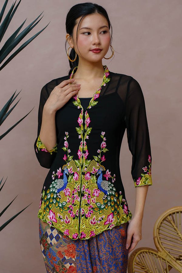 THE GOLDEN CREST EMBROIDERY NYONYA KEBAYA (ONYX BLACK) THE GOLDEN CREST EMBROIDERY NYONYA KEBAYA (ONYX BLACK)