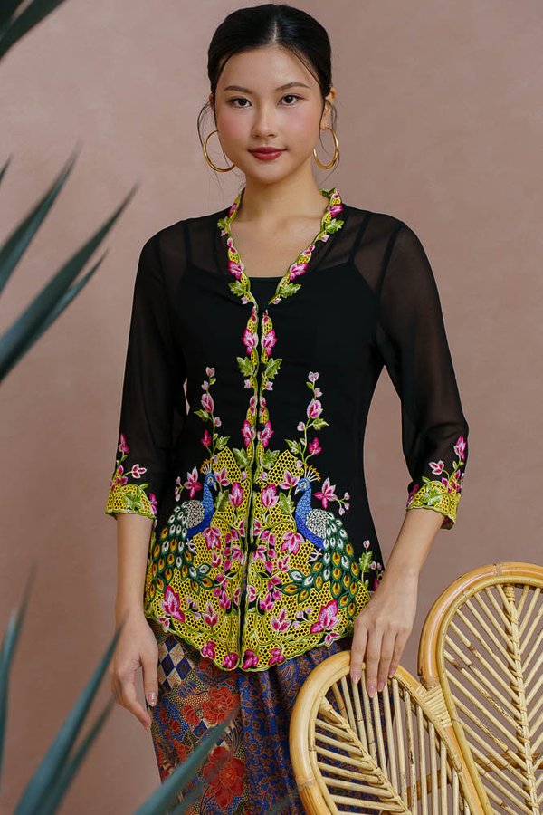 THE GOLDEN CREST EMBROIDERY NYONYA KEBAYA (ONYX BLACK) THE GOLDEN CREST EMBROIDERY NYONYA KEBAYA (ONYX BLACK)