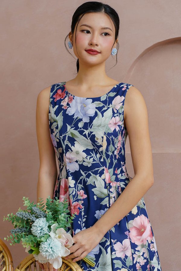FLORENCE FLORAL FLARE DRESS (NAVY) FLORENCE FLORAL FLARE DRESS (NAVY)