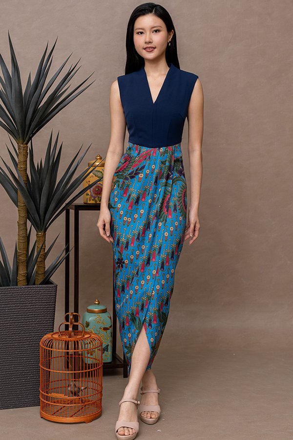 ANGKASA V NECK BATIK TULIP DRESS (NAVY) ANGKASA V NECK BATIK TULIP DRESS (NAVY)
