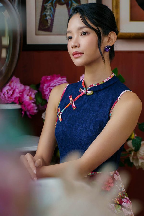 THE LANGUAGE OF FLOWERS LACE CHEONGSAM DRESS (NAVY)