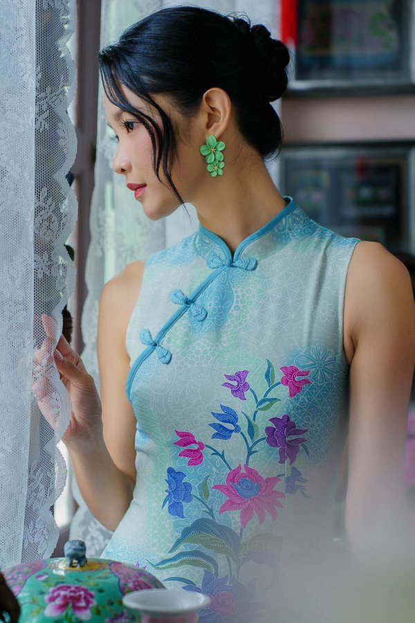 GOLDEN SUNFALL BATIK CHEONGSAM DRESS (MISTY MEADOW)