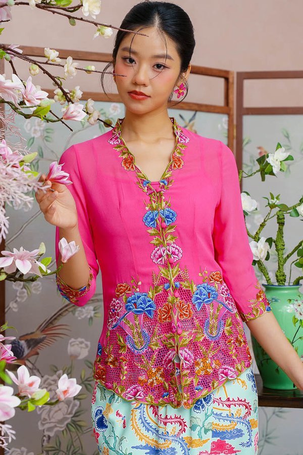 CELESTIAL BLOOM EMBROIDERY NYONYA KEBAYA (FUCHSIA PINK)